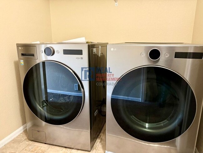 Building Photo - 9758 Laredo St.