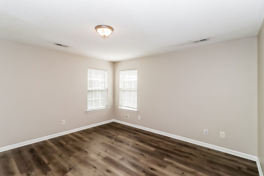 Building Photo - 15123 De Havilland Dr