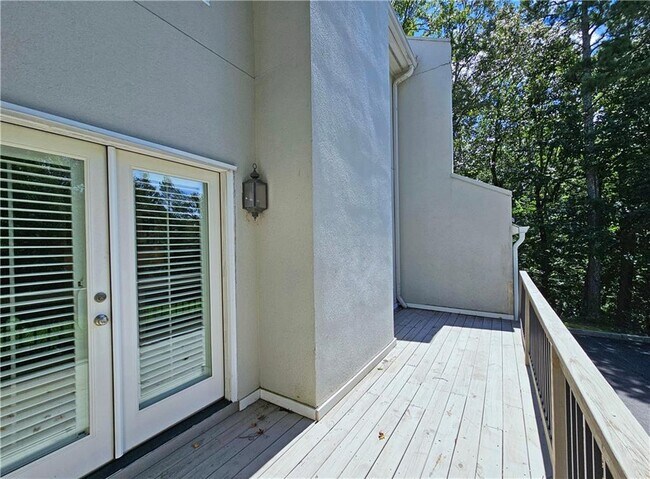 Building Photo - 5652 River Oaks Pl NW