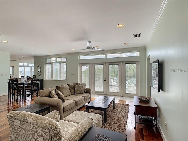 Building Photo - 631 Tahiti Ct