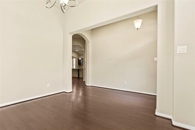 Building Photo - 2474 Garden Shadow Dr