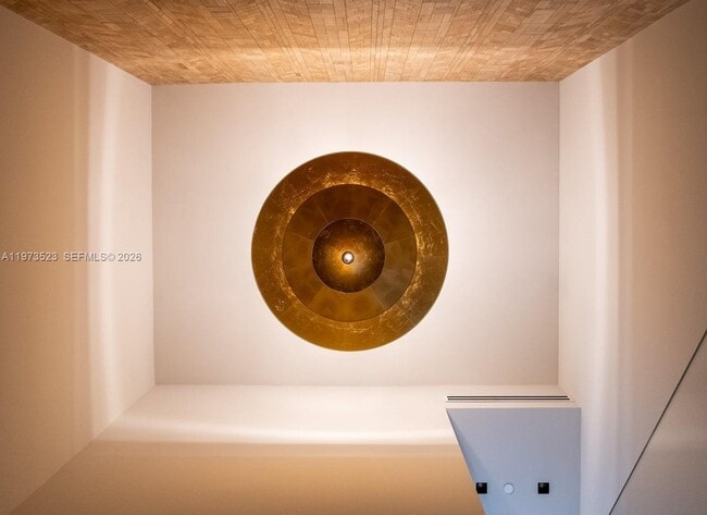 Building Photo - 465 Brickell Ave