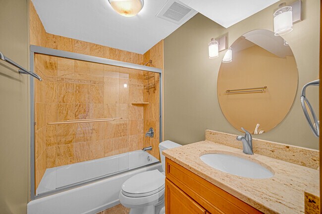 Building Photo - 436 W Parkside Dr