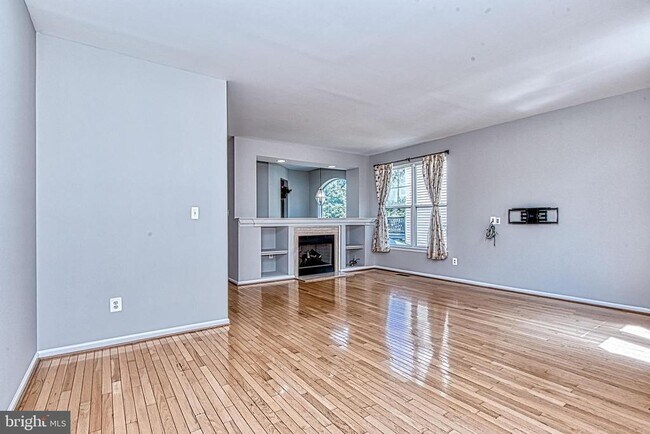 Building Photo - 13416 Burrough Farm Dr