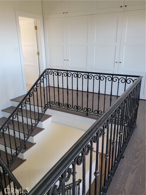 Building Photo - 1024 Granvia Altamira