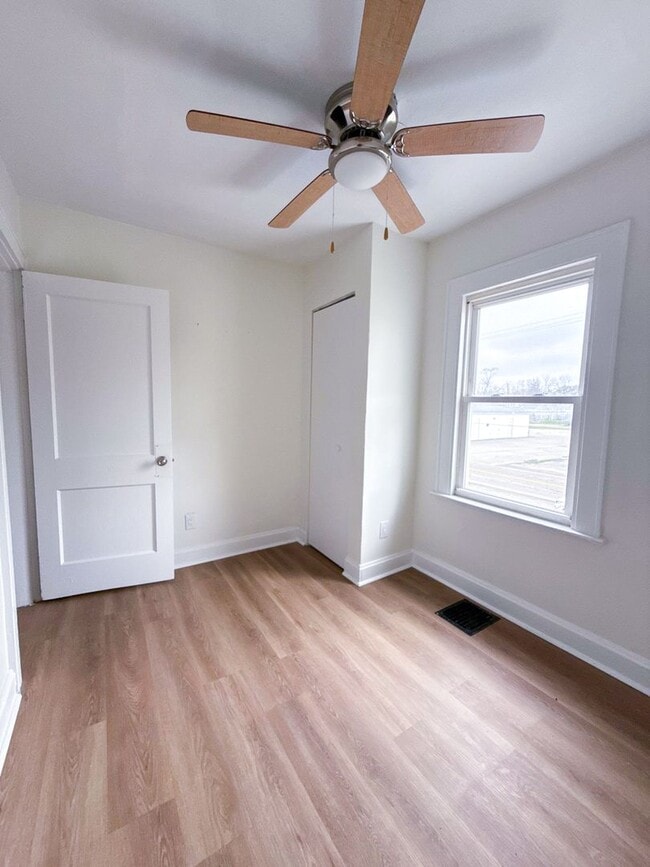 Building Photo - Newly Rehabbed 4BR Home w/ Front Porch, Back Deck & Full Basement