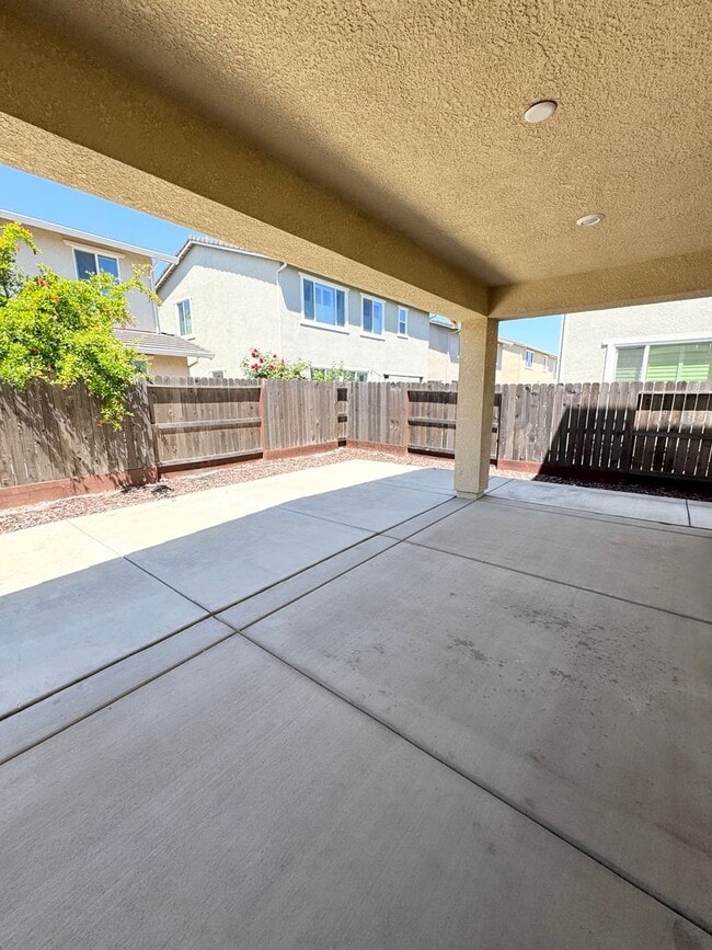 Building Photo - Resort-Style Living in Natomas Meadows | 4BD + Clubhouse & Pools SEE VIDEO