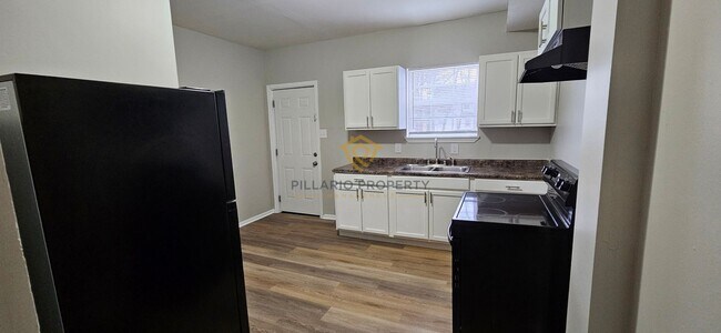 Building Photo - 933-935 N Dearborn St