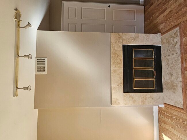 Building Photo - 687 Rosner Dr