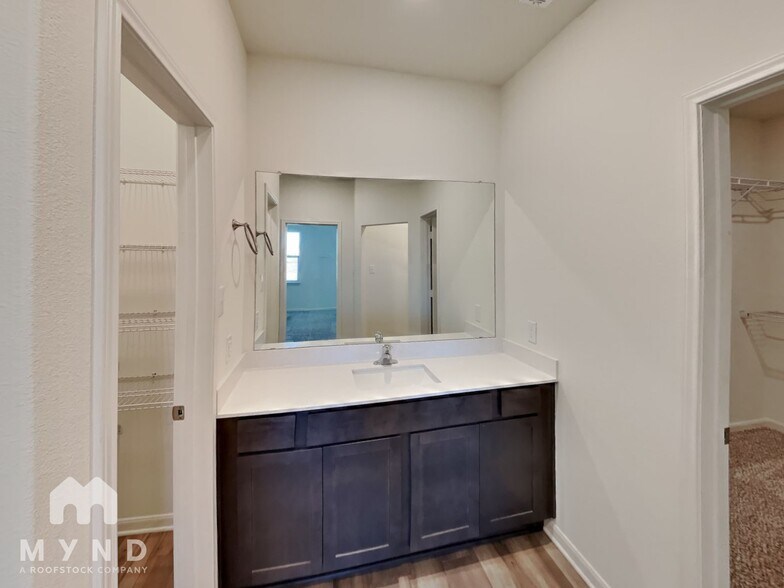 Building Photo - 421 Micah Ln