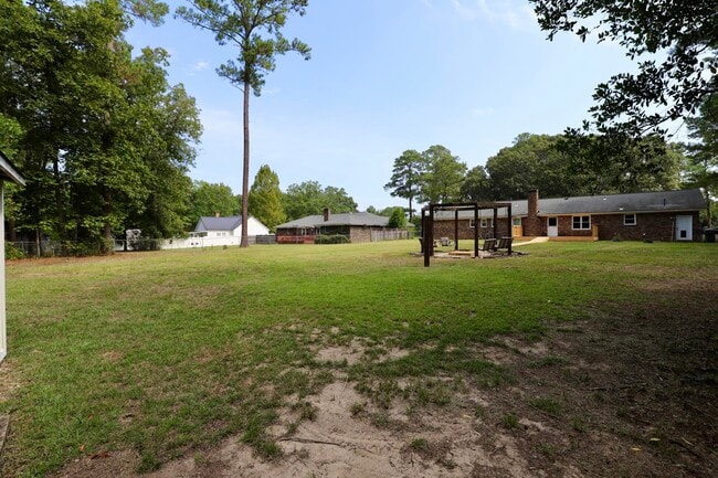 Building Photo - 579 Sierra St