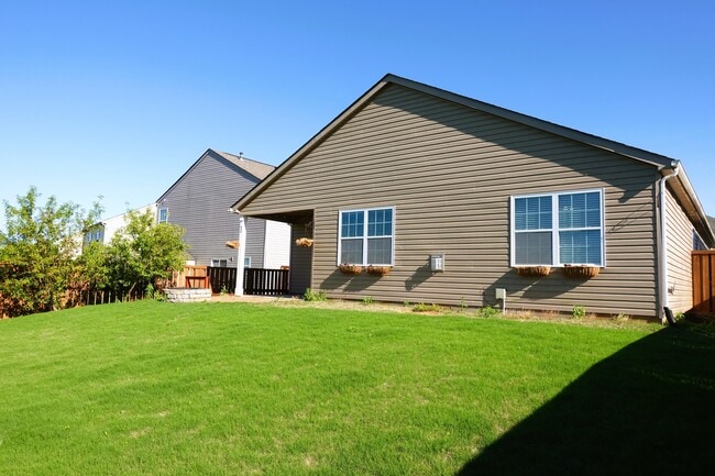 Building Photo - 310 Cabot Hill Ln