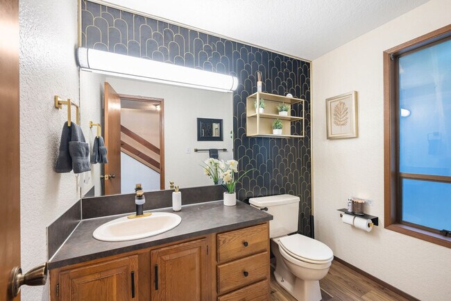 Building Photo - 5504 NE 190th St