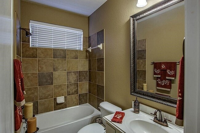 Building Photo - 9422 Cheslyn Ct