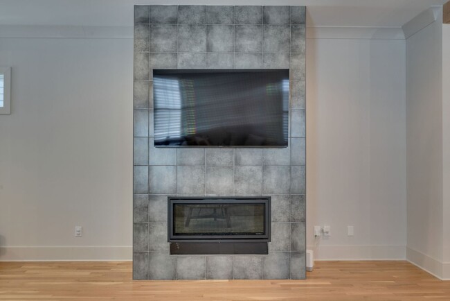 Building Photo - **Newly constructed beautiful home - locat...