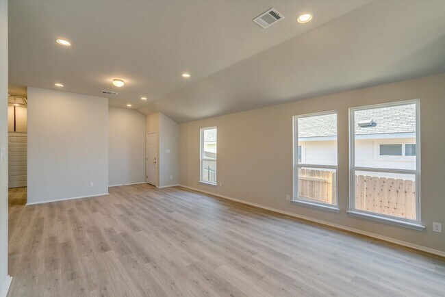 Building Photo - 5616 Respinto Dr