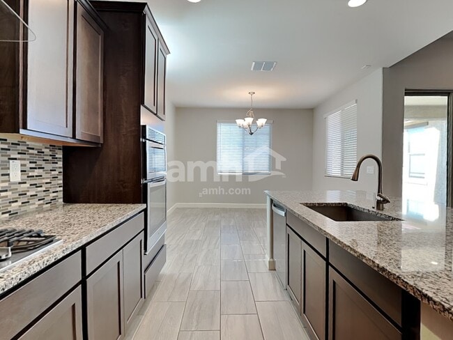 Building Photo - 18256 W Thunderhill Pl