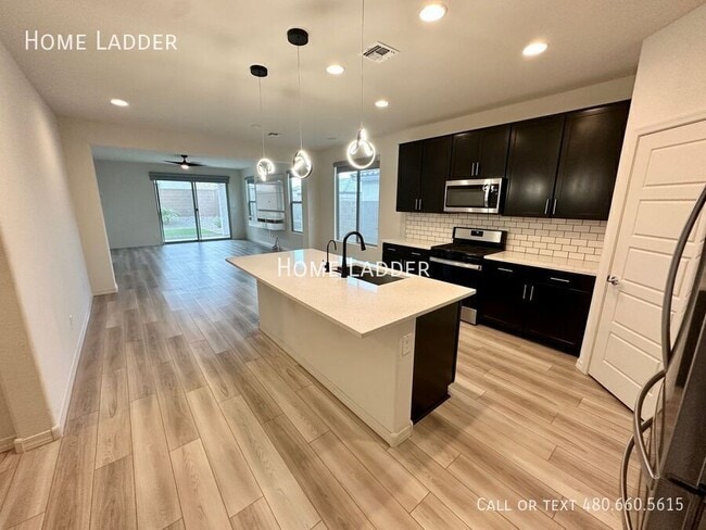 Building Photo - 19842 W Badgett Ln