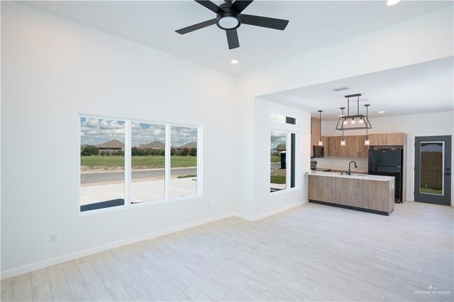 Building Photo - 30 Hidalgo Cir