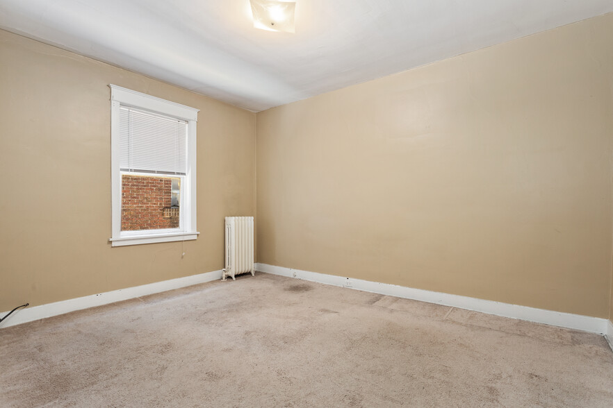 Bedroom - 5863 Northumberland St