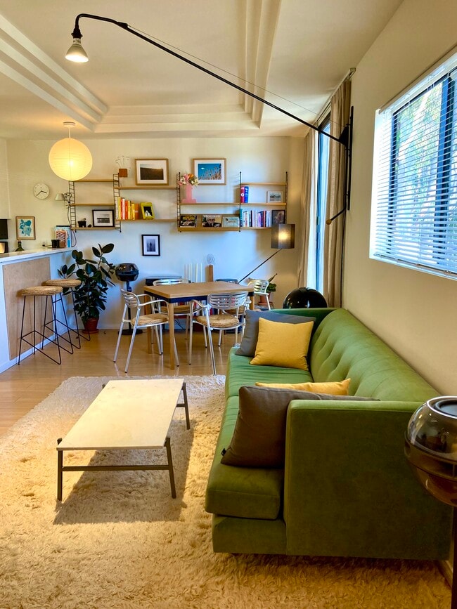 Building Photo - 2500 Abbot Kinney Blvd