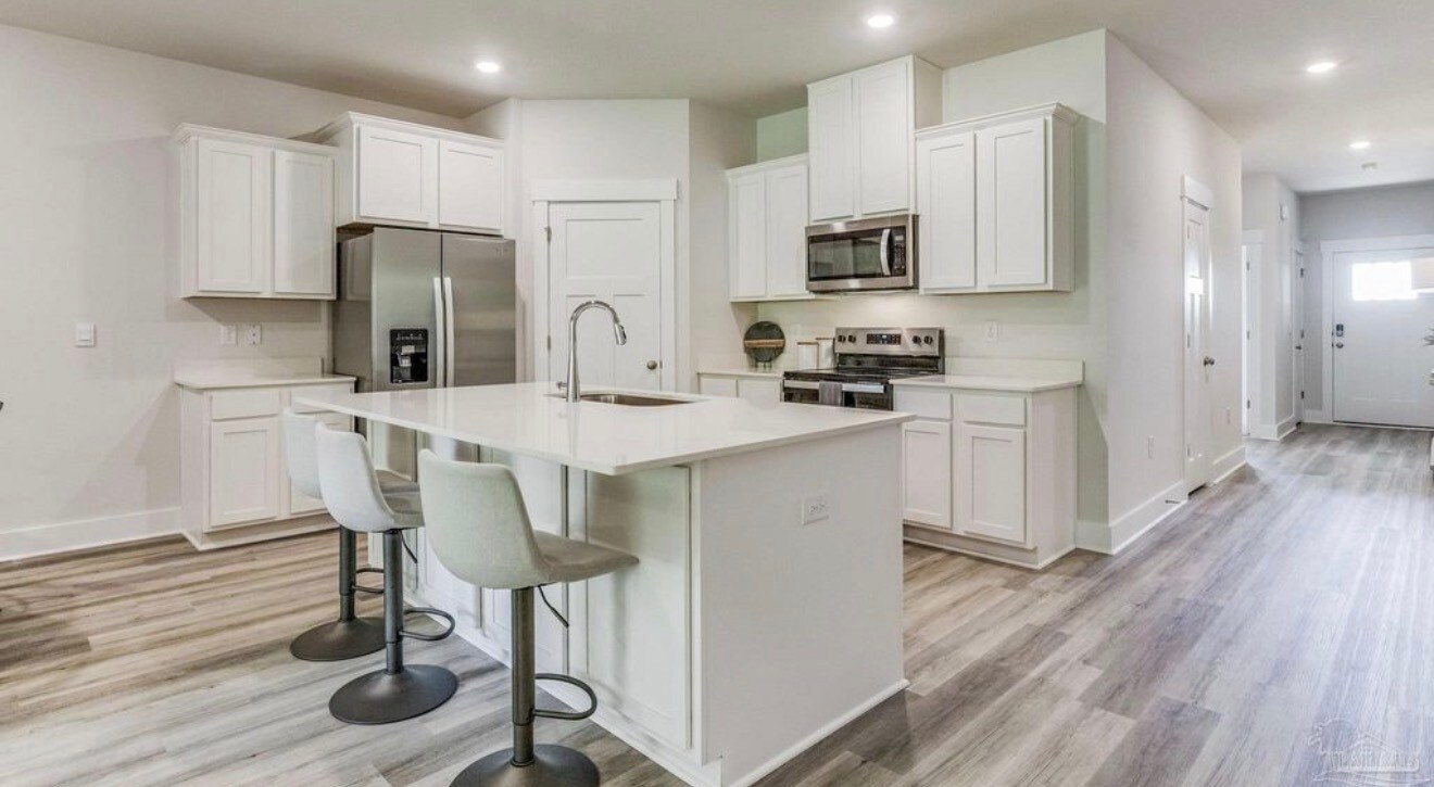 Building Photo - 5832 Sargassum Ln