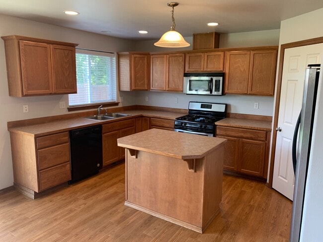 Building Photo - Spacious 4 Bed 2 Bath Home in Ellensburg
