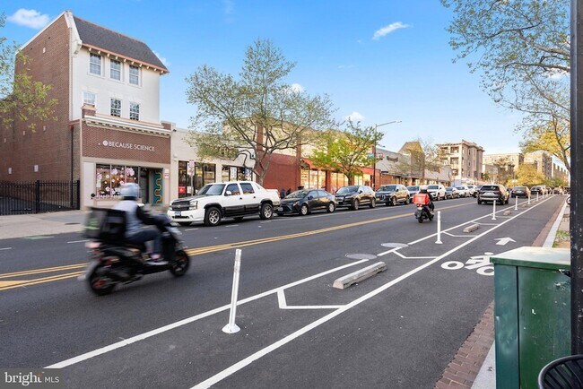 Building Photo - 1616 Kilbourne Pl NW