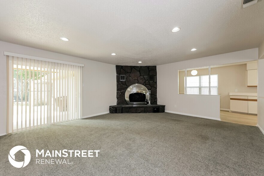 Building Photo - 1816 Christopher Dr