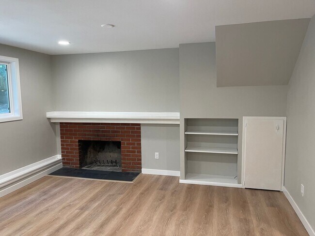 Building Photo - Well maintained 4bd Issaquah home!