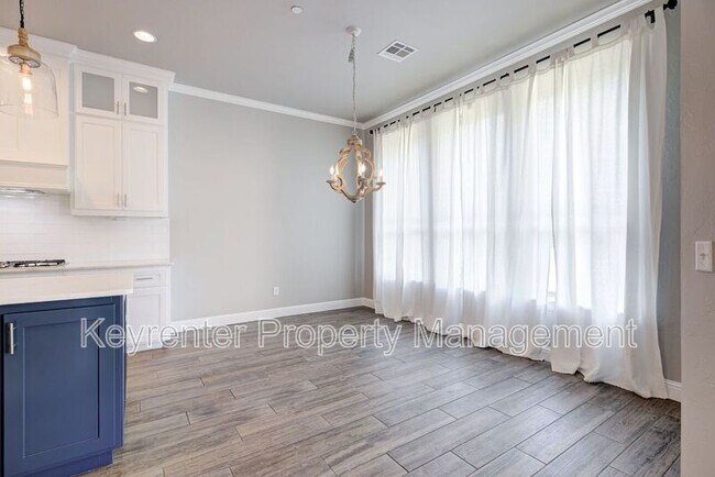 Building Photo - 15121 SE 56th St
