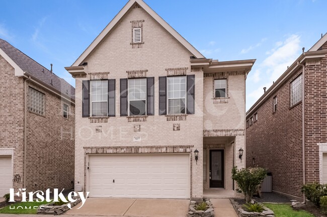 Building Photo - 3215 Holly Thicket Dr