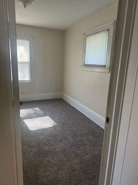 Building Photo - 134 Norwood St