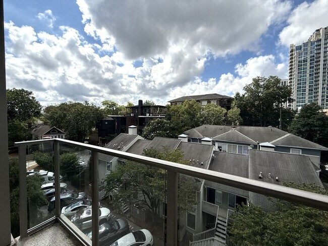 Building Photo - Luxury Midtown 1 Bedroom Condo, Polished Concrete Floors, City Views!