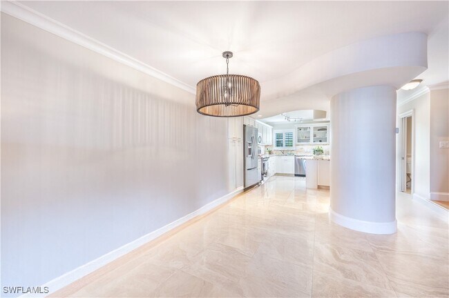 Building Photo - 800 River Point Dr