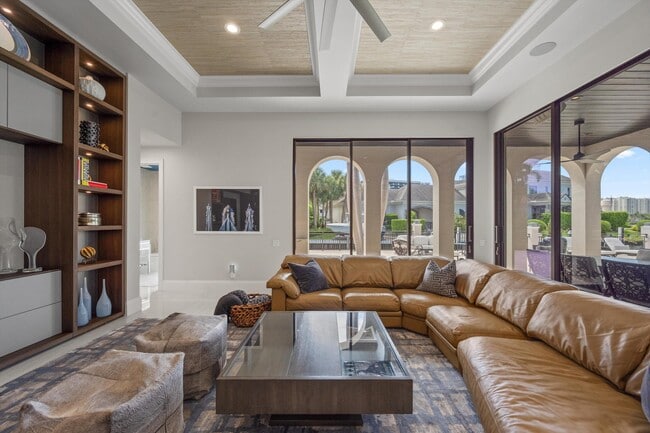 Building Photo - 7474 NE Bay Cove Ct