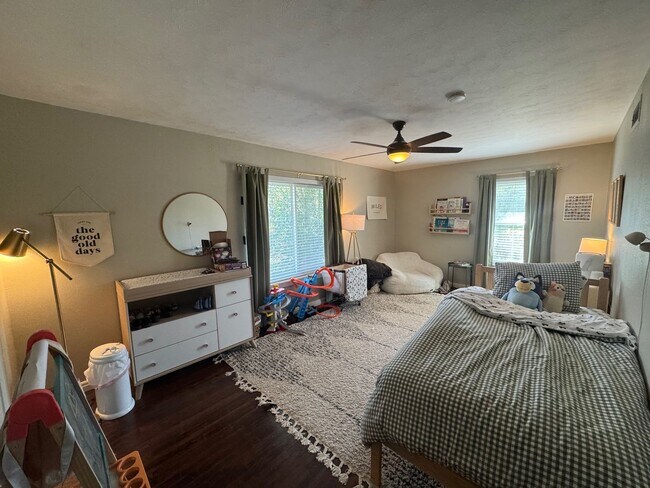 Building Photo - Beautifully Maintained Corner Lot Waco Home