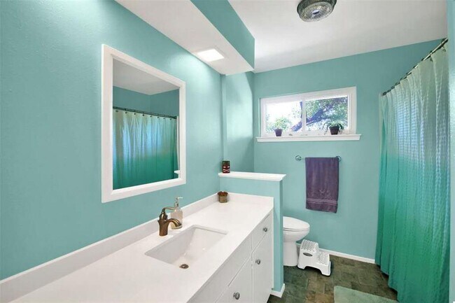 Building Photo - 11510 Oak Knoll Dr