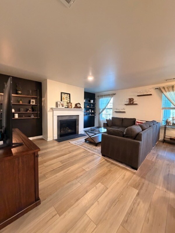 Building Photo - 532 Cricket Chirp Ln