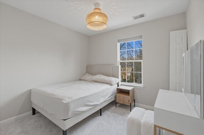 Building Photo - 20502 Morningside Terrace