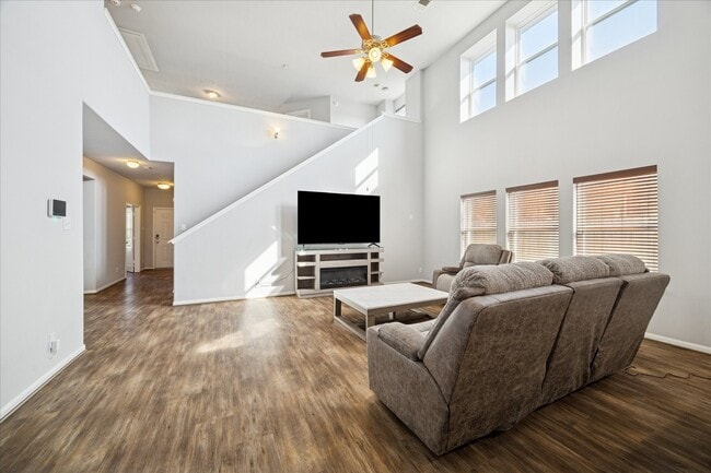 Building Photo - 7610 Retama Terrace Ln