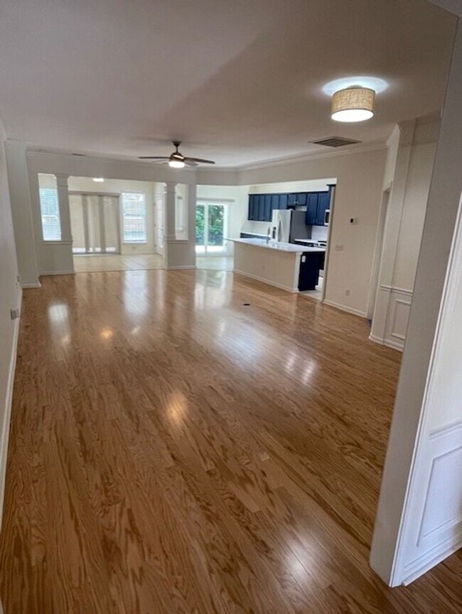 Building Photo - Gorgeous One-Level Ranch Style Home in The...