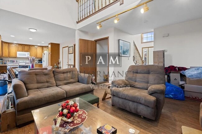 Building Photo - 3209 S Ridge Crest Ct