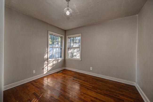 Building Photo - Home For Rent in SW Ardmore!