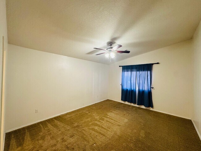 Building Photo - 505 Glacier Bay St SE