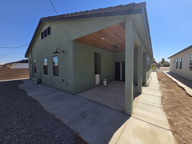 Building Photo - 1111 Avenida De Las Estrellas Dr