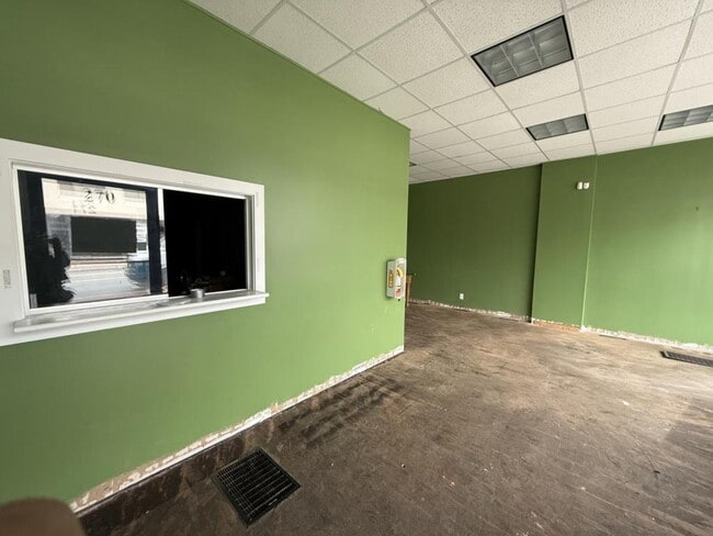 Building Photo - 270 Union St