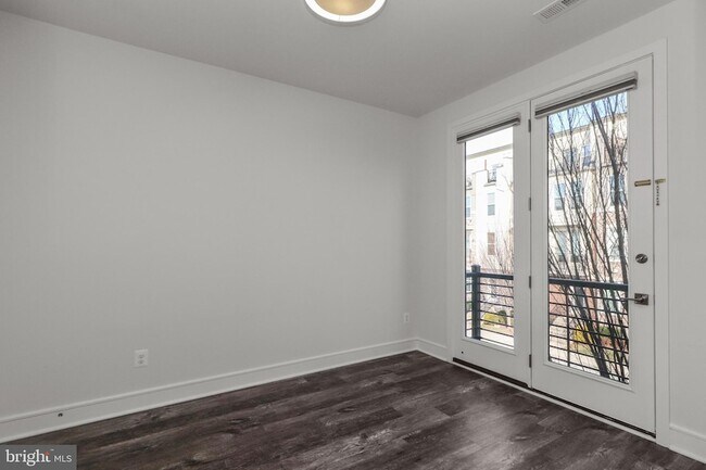 Building Photo - 14583 Lakestone Dr