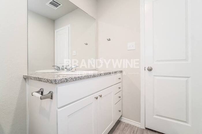 Building Photo - 7211 Winding Finger