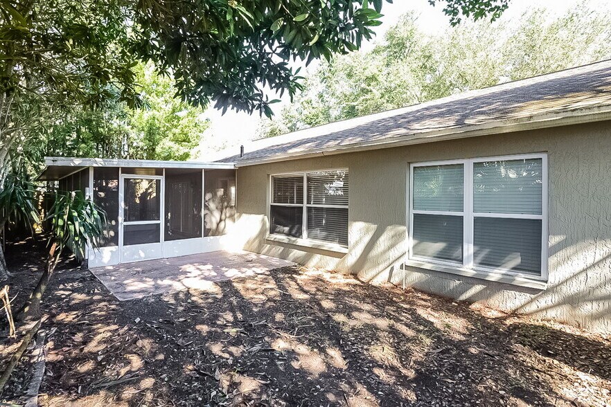 Building Photo - 2341 Tioga Dr